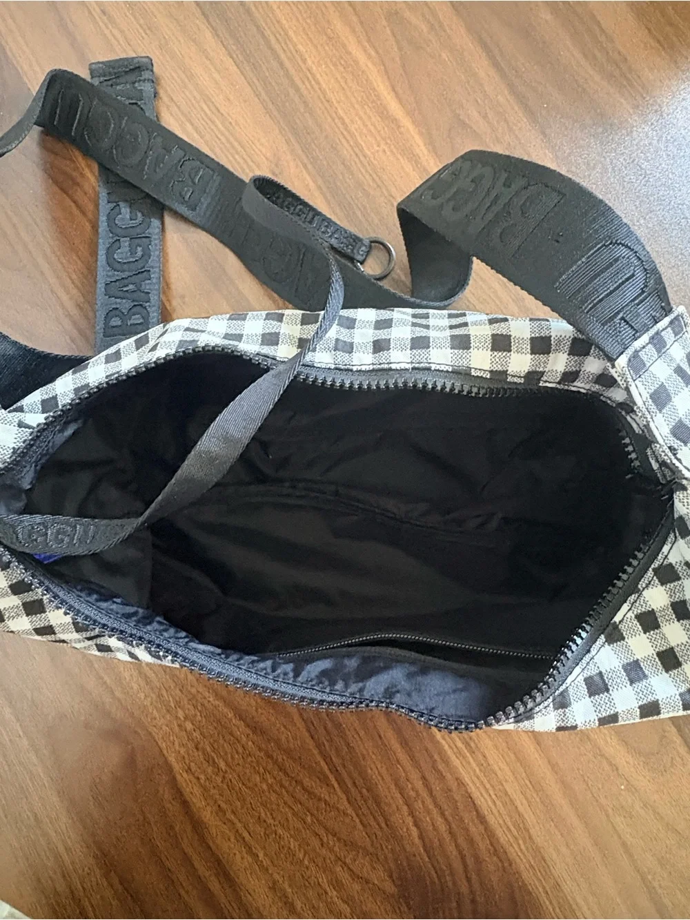 BAGGU Black and White Gingham Crossbody Bag